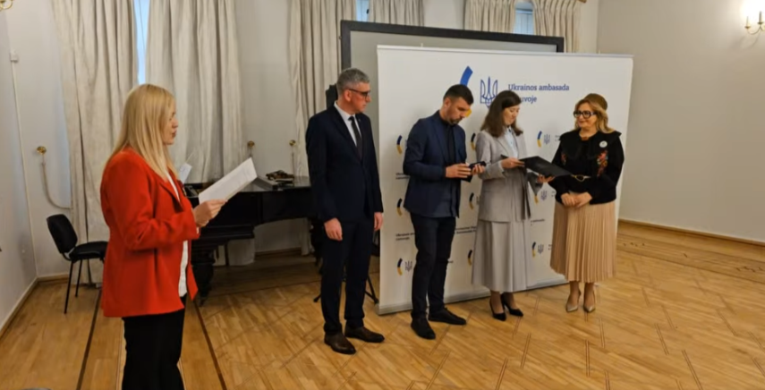 Olena Vnukovska a reçu la distinction d'État de l'Ukraine - le certificat de la Verkhovna Rada